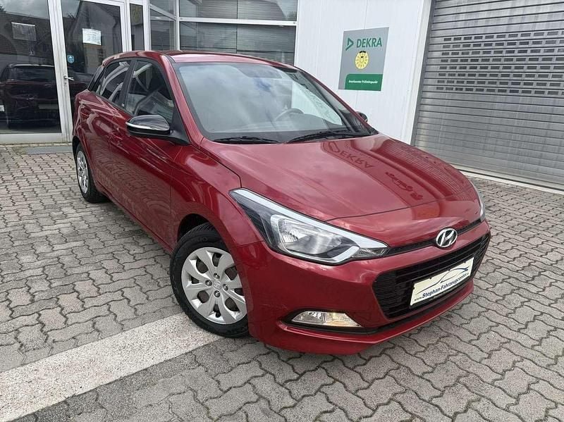 Rot Gebraucht 2018 Hyundai i20 Passion Kleinwagen | 7.990 € (Guter Preis) - Bild 1/4