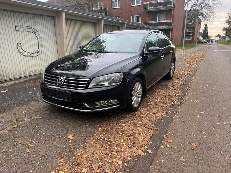 Schwarz Gebraucht 2014 VW Passat Limousine | 8.499 € (Guter Preis) - Bild 1/4