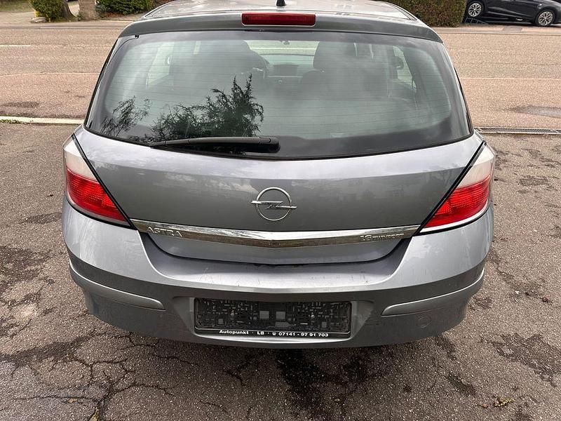 Gebraucht Opel Astra Elegance 105 PS (77 kW) 2005 Grau Limousine