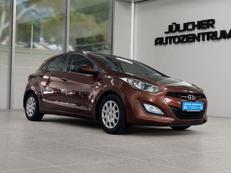 Gebraucht Hyundai i30 Classic 99 PS (72 kW) 2013 Orange Kleinwagen