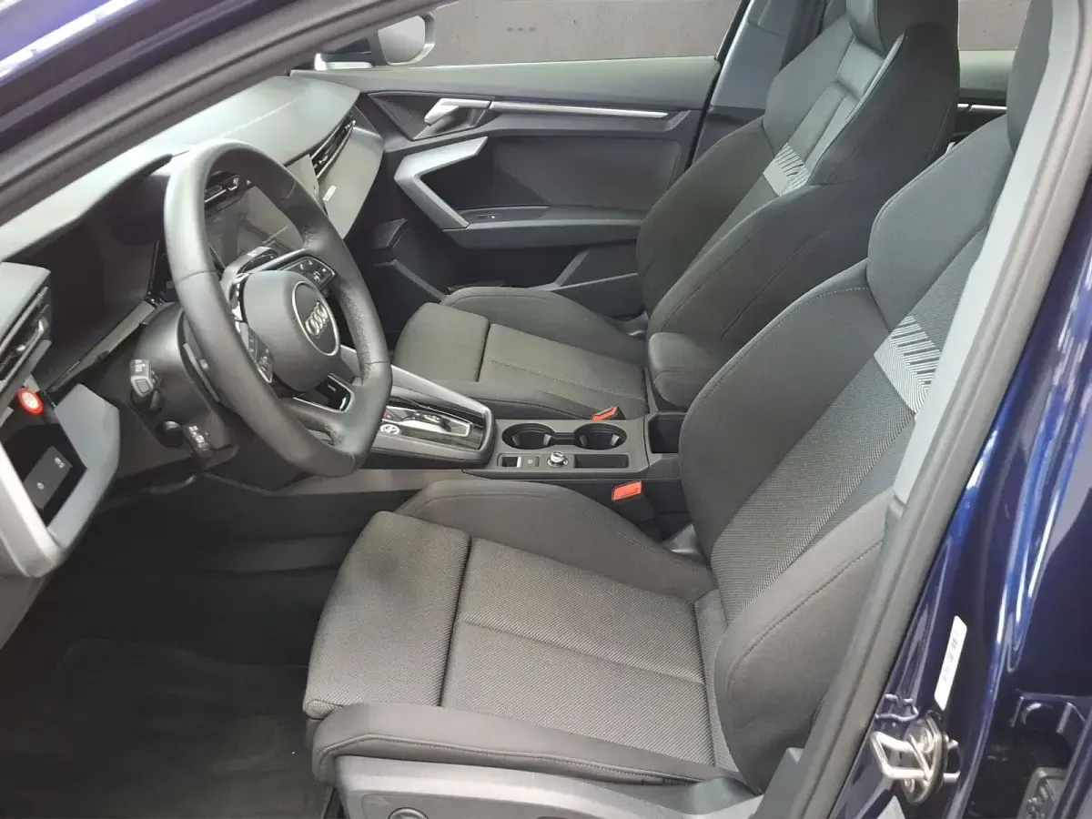 Gebraucht Audi A3 S-Line 116 PS (85 kW) 2025 Blau metallic