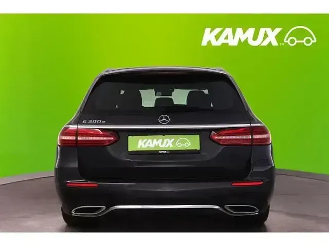 Second-hand Mercedes E300 AMG line 211 CP (155 kW) 2022 Gri Break