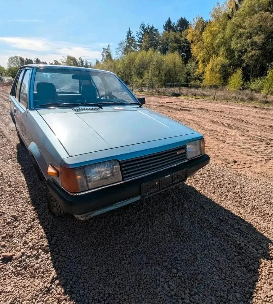 Gebraucht Mazda 323 60 PS (44 kW) 1981 Blau Limousine