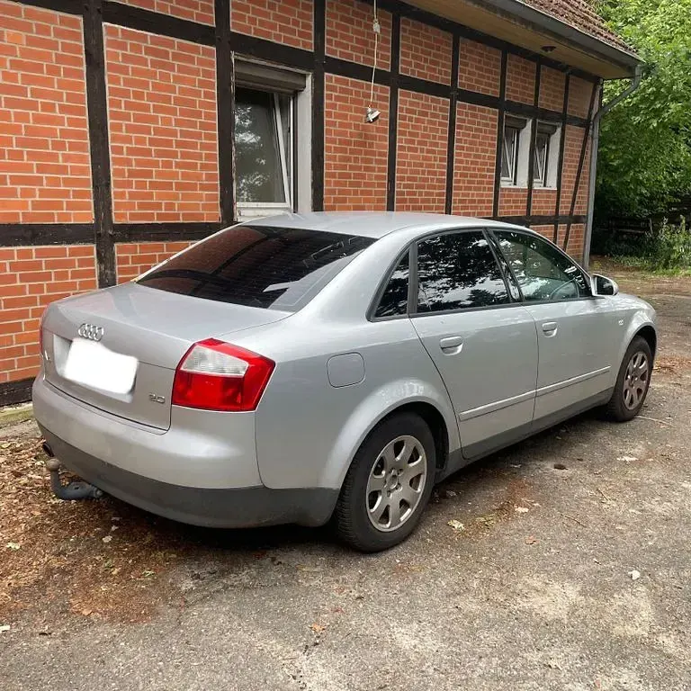 Gebraucht Audi A4 131 PS (96 kW) 2001 Silber Limousine