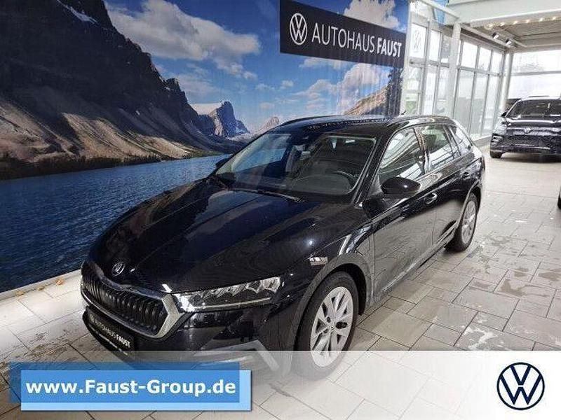 Schwarz perleffekt Gebraucht 2023 Skoda Octavia Ambition Kombi | 24.450 € (Guter Preis) - Bild 1/4