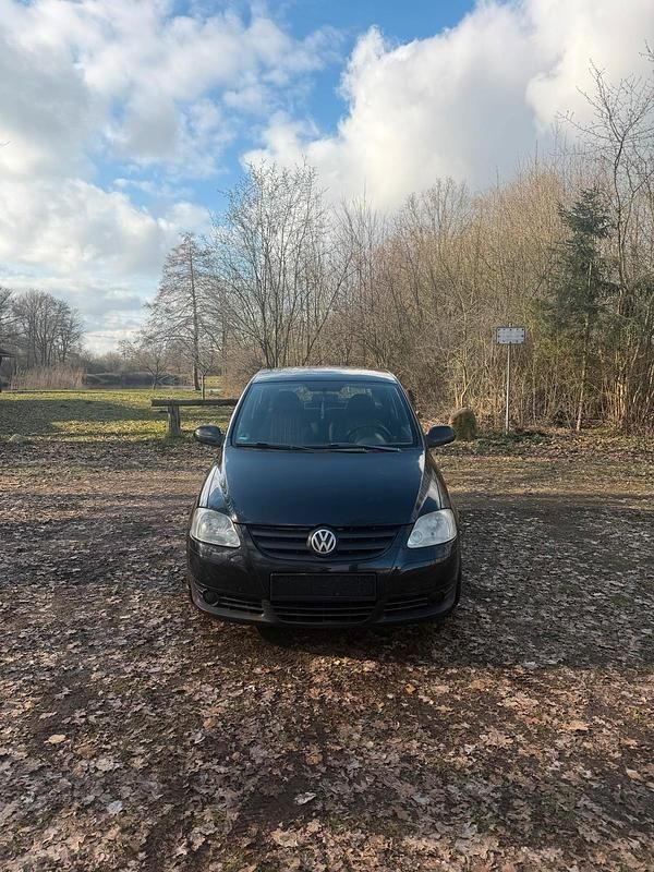 Gebraucht VW Fox 54 PS (39 kW) 2005 Schwarz Kleinwagen