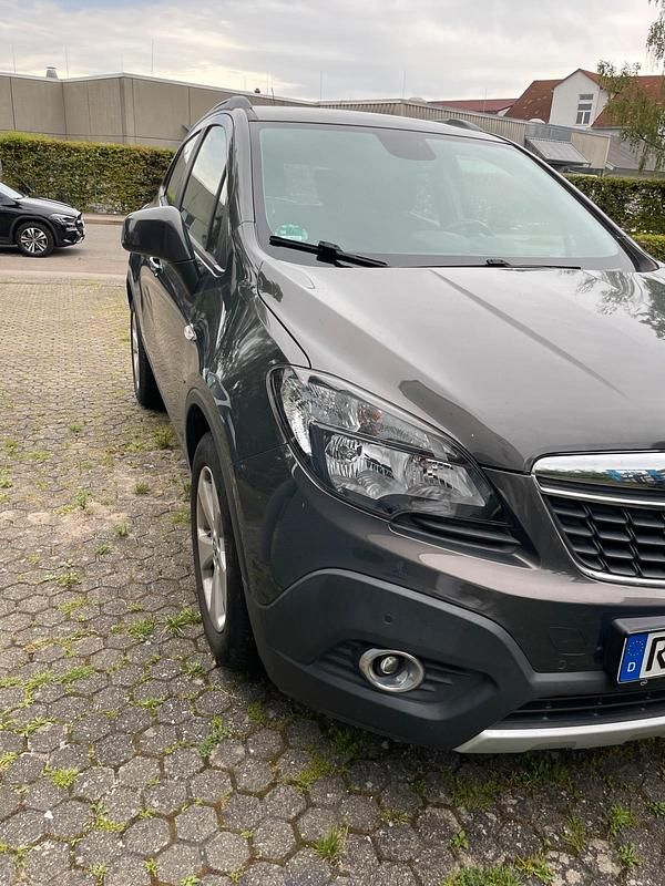 Grau Gebraucht 2015 Opel Mokka SUV | 9.900 € - Bild 1/4