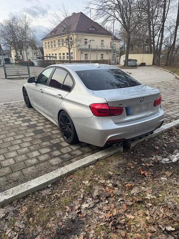 Gebraucht BMW 320 M Sport 190 PS (139 kW) 2017 Silber Limousine