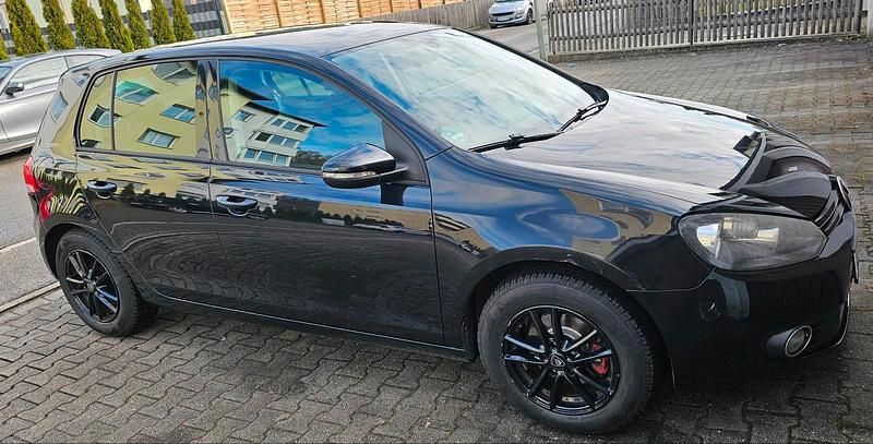 Gebraucht VW Golf VI 105 PS (77 kW) 2010 Schwarz Kleinwagen