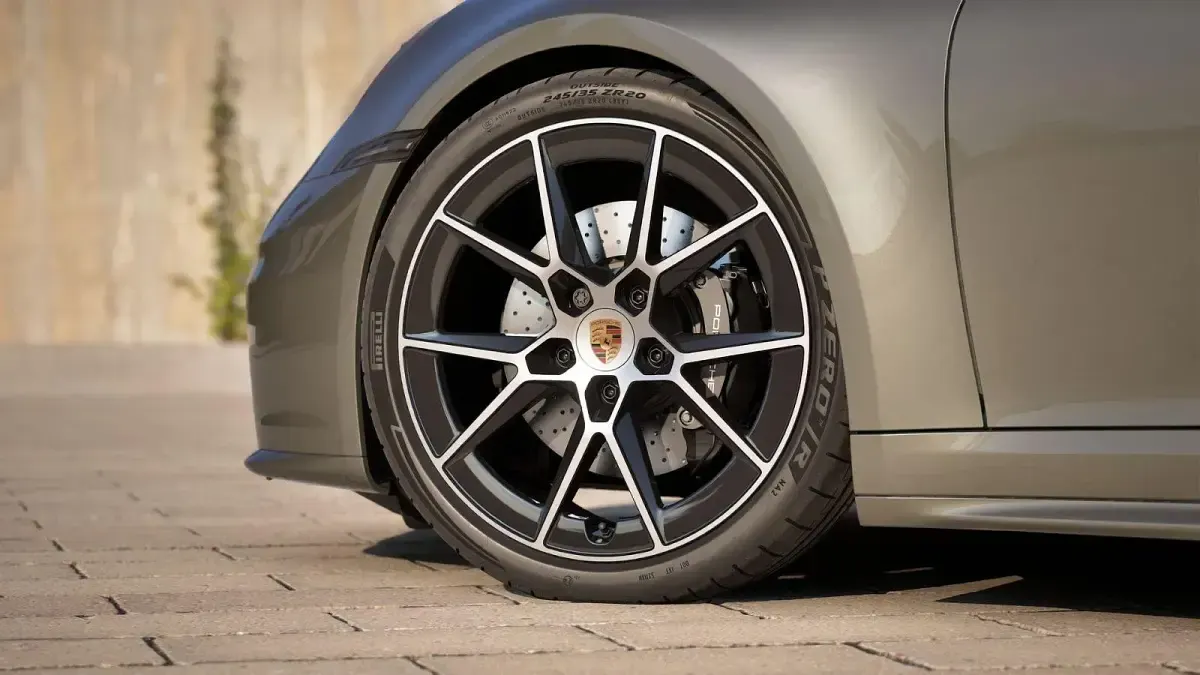 Neu Porsche 911 Carrera T 394 PS (289 kW) 2026 Aventuringrünmetallic