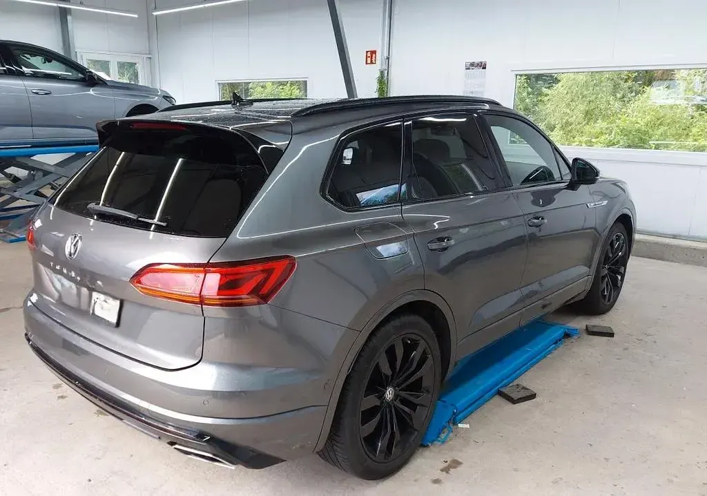 Gebraucht VW Touareg 286 PS (210 kW) 2019 Grau SUV
