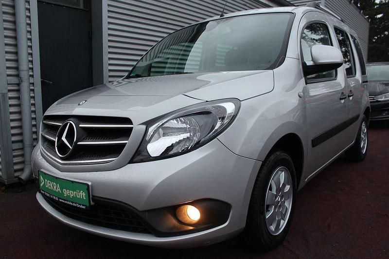 Silber Gebraucht 2019 Mercedes Citan 111 Edition Kombi | 14.899 € (Fairer Preis) - Bild 1/4
