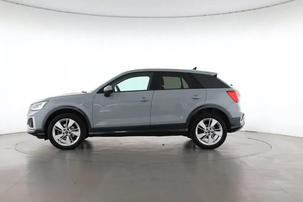 Gebraucht Audi Q2 Advanced Plus 150 PS (110 kW) 2023 Pfeilgrau perleffekt SUV