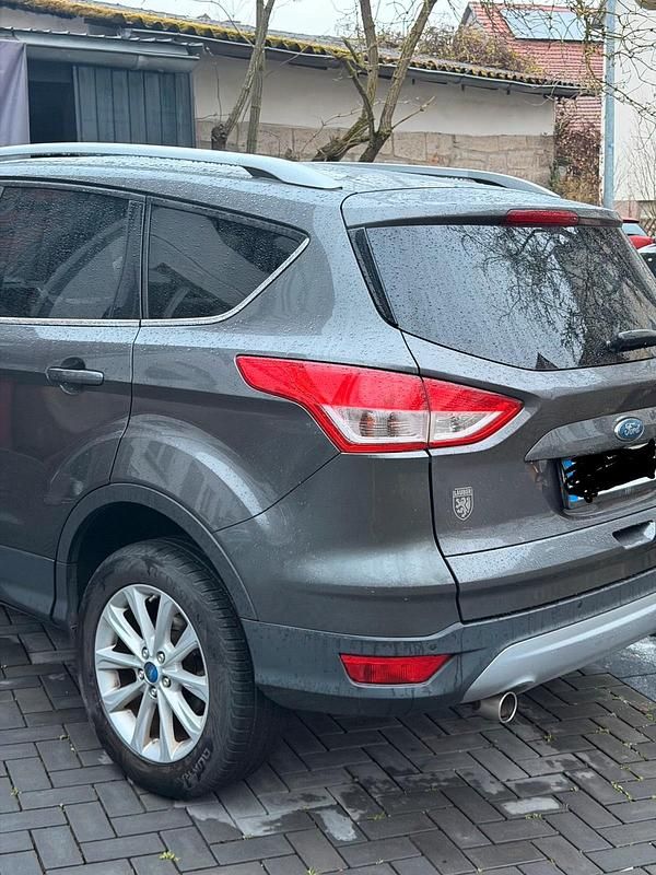 Gebraucht Ford Kuga 150 PS (110 kW) 2016 Grau SUV