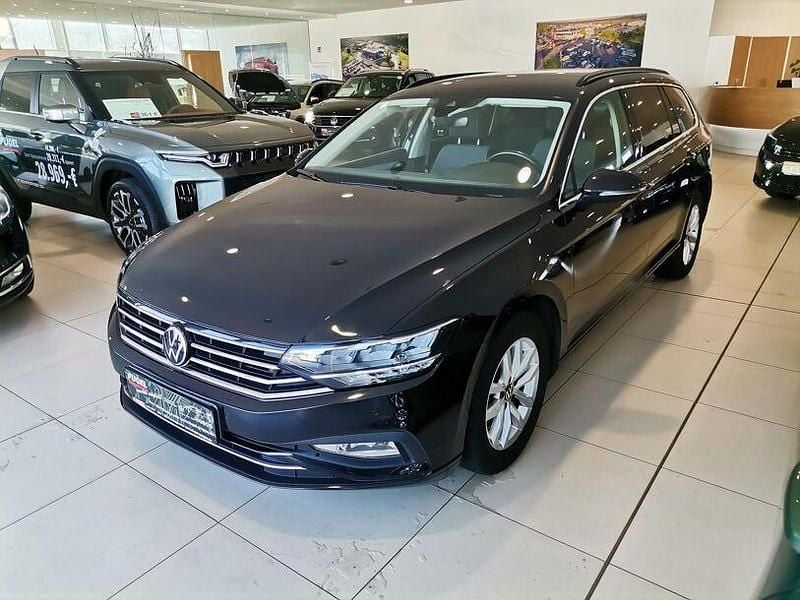 Gebraucht VW Passat Business 150 PS (110 kW) 2022 Deep black perleffekt Kombi