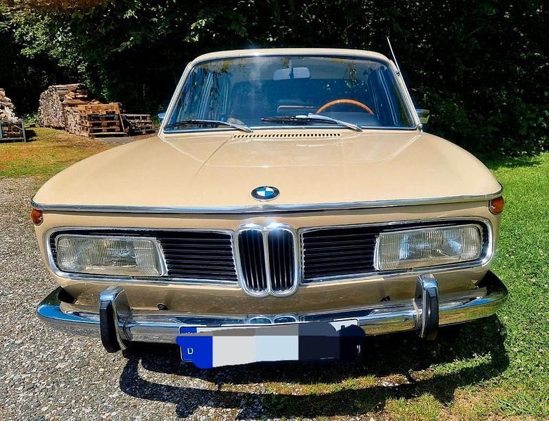Gebraucht BMW 2000 90 PS (66 kW) 1972 Beige Limousine