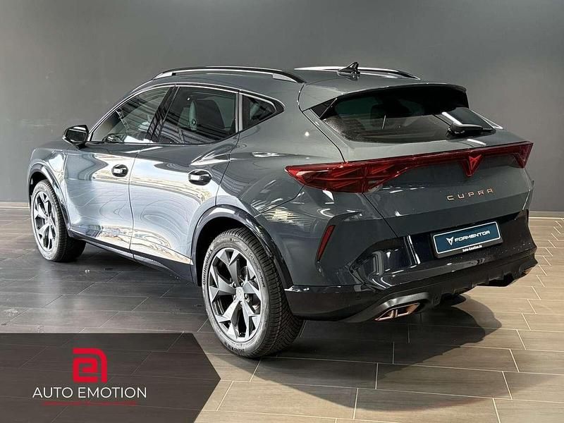 Neu Cupra Formentor 204 PS (150 kW) 2026 Blau SUV