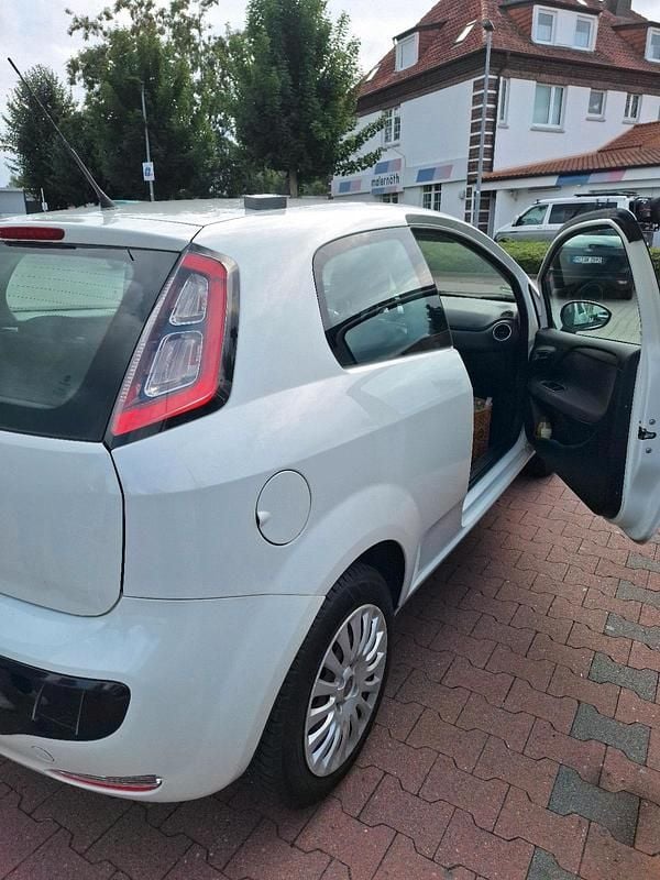 Weiß Gebraucht 2012 Fiat 500 Limousine | 3.100 € (Superpreis) - Bild 1/4