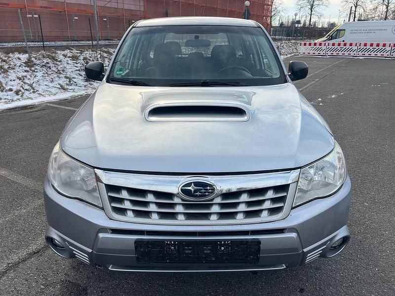 Second-hand Subaru Forester 147 CP (108 kW) 2012 Argintiu SUV