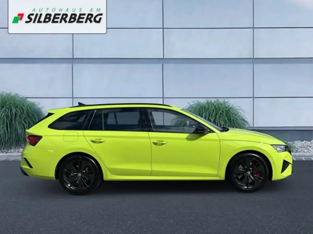 Gebraucht Skoda Octavia RS 265 PS (194 kW) 2025 Mambagrün Kombi