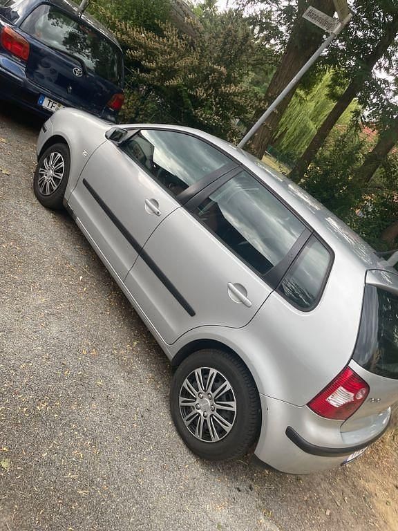 Silber Gebraucht 2006 VW Polo Comfortline Limousine | 1.200 € (Guter Preis) - Bild 1/4