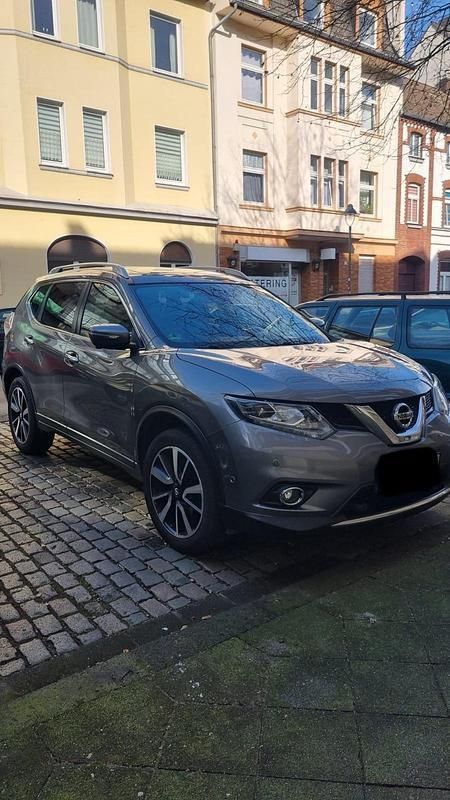 Silber Gebraucht 2016 Nissan X-Trail SUV | 11.999 € (Fairer Preis) - Bild 1/4