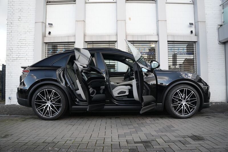 Schwarz Gebraucht 2025 Porsche Macan SUV | 97.500 € (Superpreis) - Bild 1/4