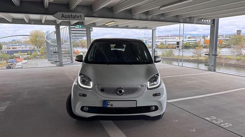 Gebraucht Smart ForFour Electric Drive Prime 60 kW (82 PS) 2018 Weiß Limousine