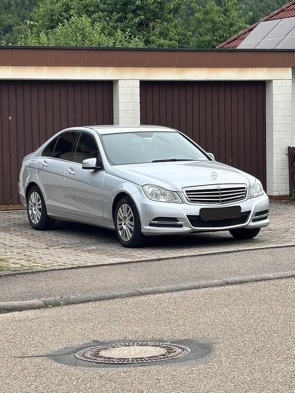 Silber Gebraucht 2013 Mercedes C200 Elegance Limousine | 10.000 € (Fairer Preis) - Bild 1/4