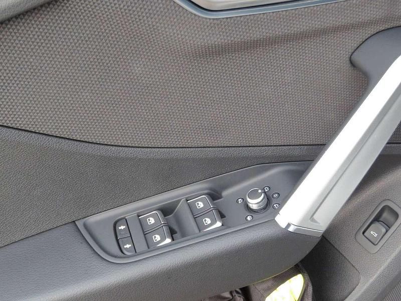 Neu Audi Q2 S-Line 150 PS (110 kW) 2026 Daytonagrau perleffekt SUV