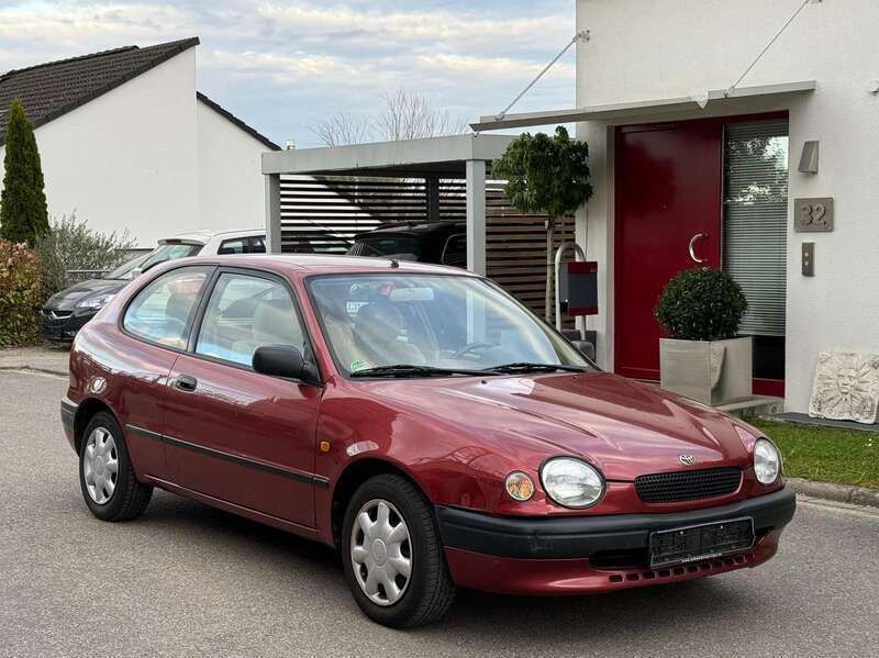 Rot Gebraucht 1997 Toyota Corolla Limousine | 2.500 € (Fairer Preis) - Bild 1/4