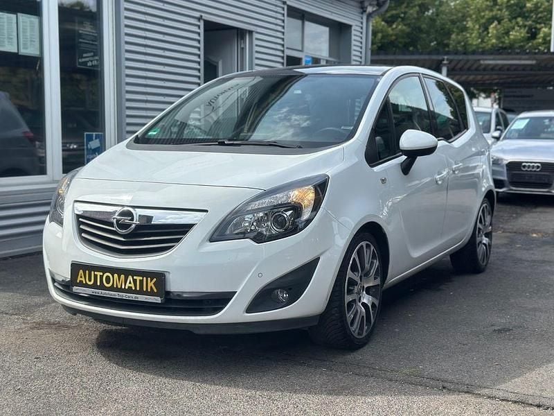 Weiß Gebraucht 2012 Opel Meriva Color Edition Van / Kleinbus | 6.890 € (Fairer Preis) - Bild 1/4