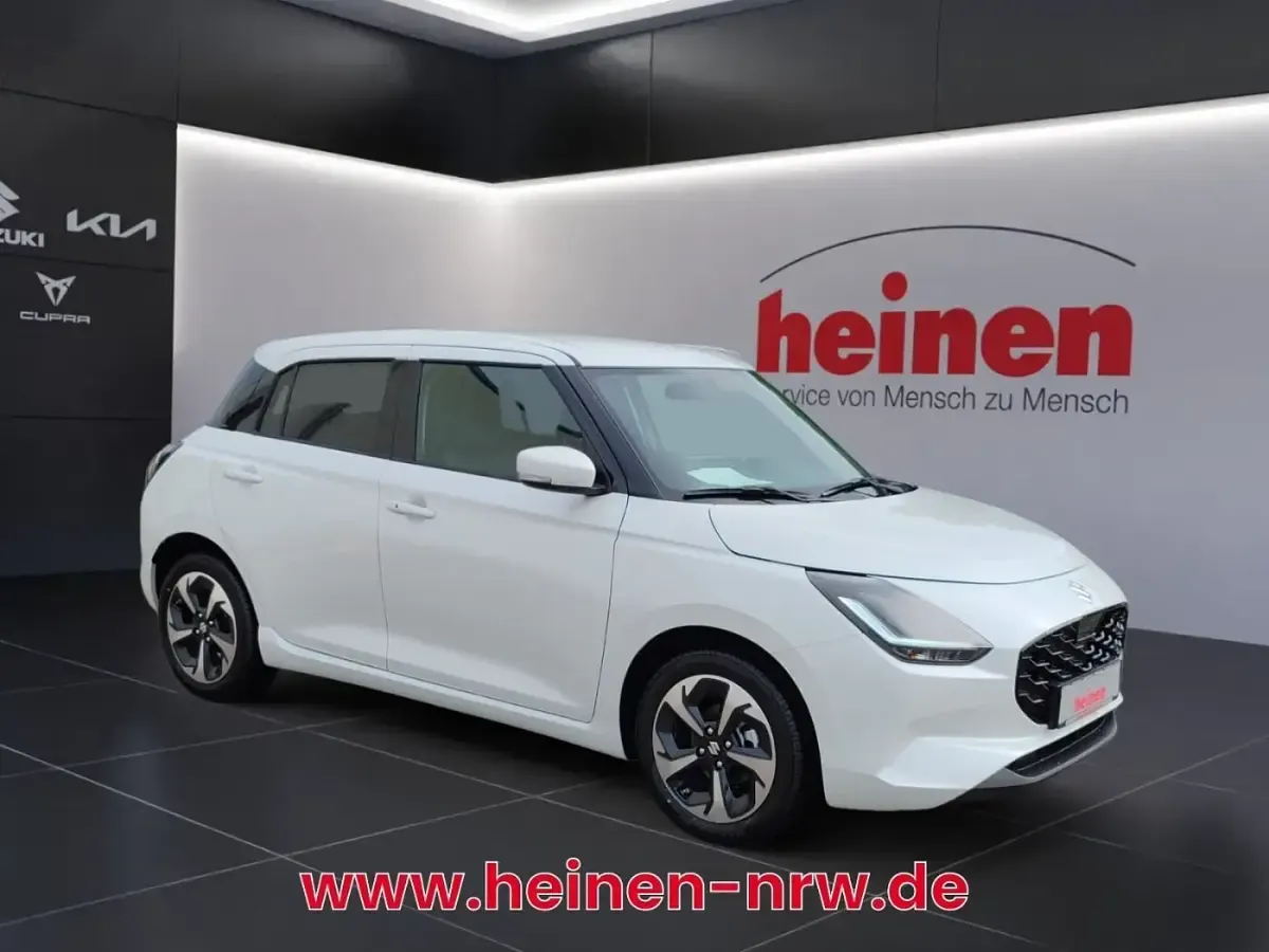 Gebraucht Suzuki Swift Comfort 83 PS (61 kW) 2025 Pure white pearl met Kleinwagen