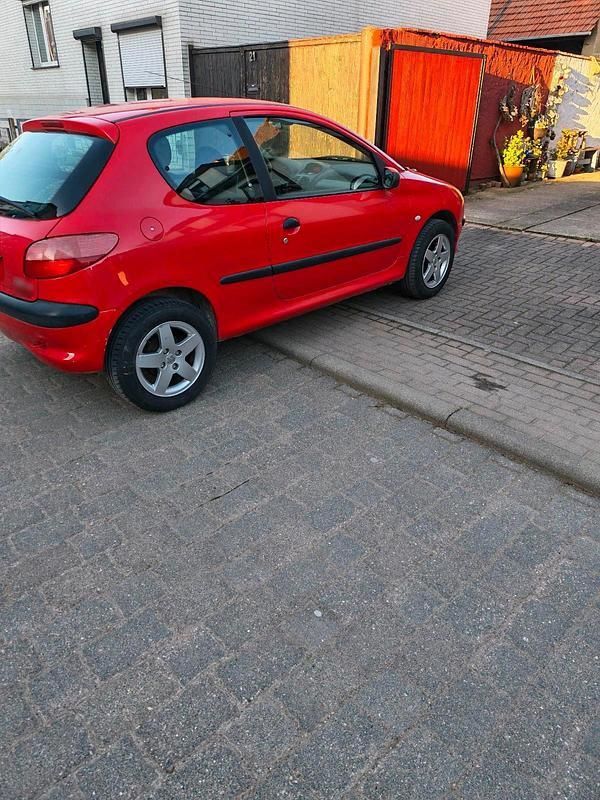 Second-hand Peugeot 206 90 CP (66 kW) 2005 Roșu Coupe
