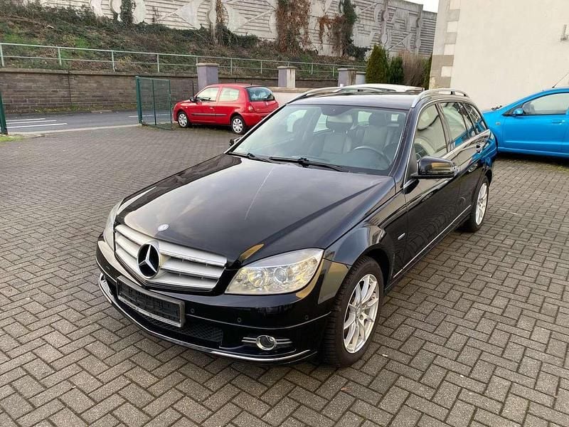 Schwarz Gebraucht 2011 Mercedes C220 Avantgarde Kombi | 8.300 € (Fairer Preis) - Bild 1/4