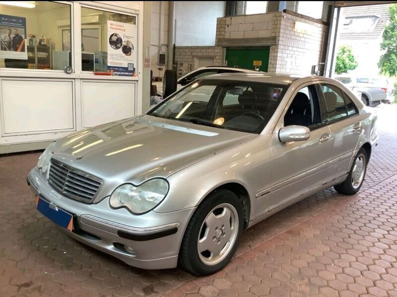 Gebraucht Mercedes C180 Elegance 143 PS (105 kW) 2003 Silber Limousine