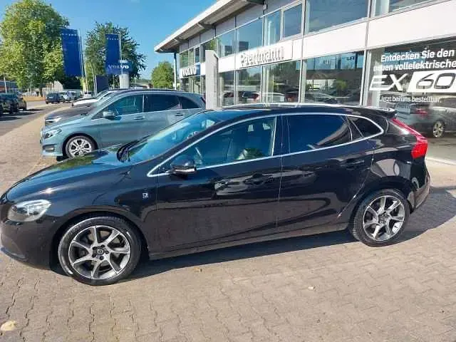 Gebraucht Volvo V40 Ocean Race 150 PS (110 kW) 2016 Schwarz Limousine