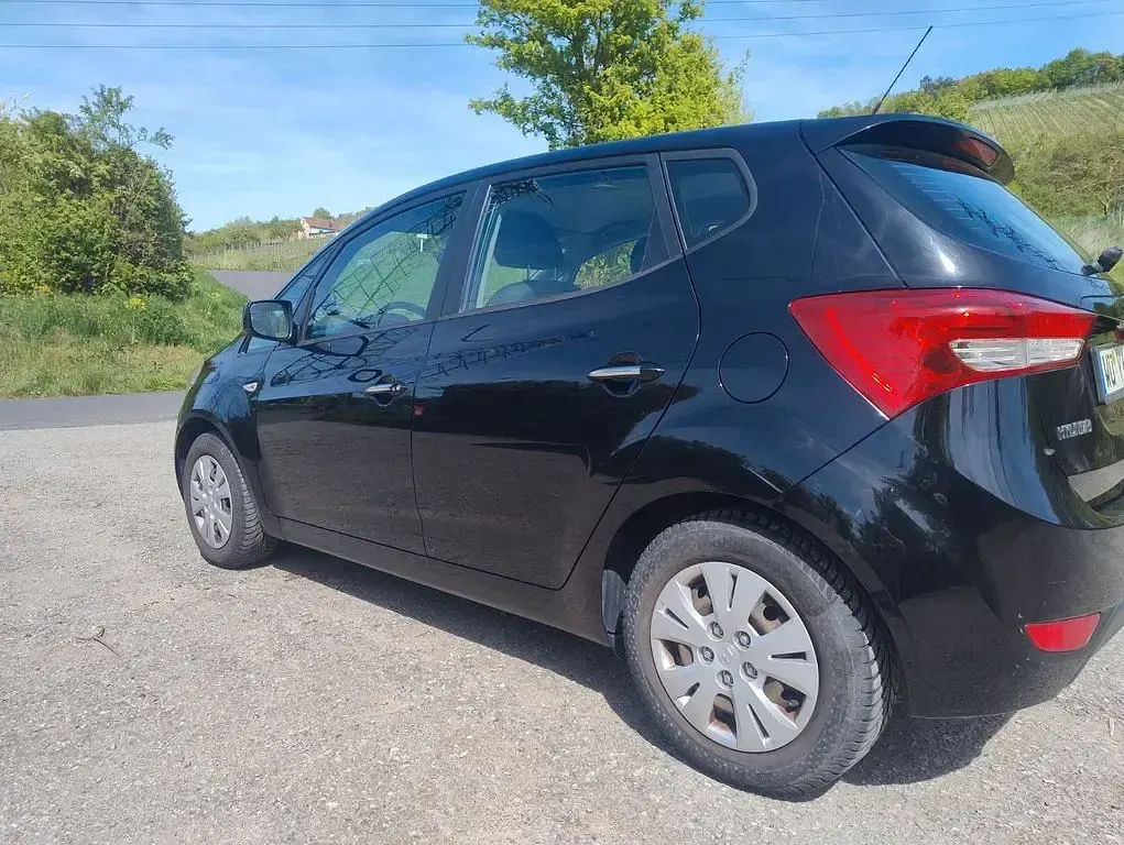 Gebraucht Hyundai ix20 Comfort 90 PS (66 kW) 2013 Schwarz Kleinwagen