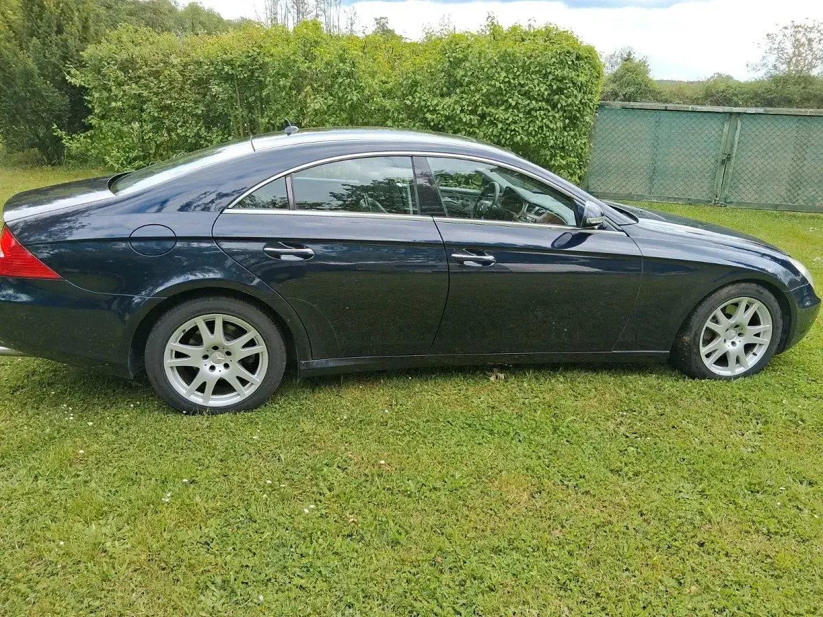 Gebraucht Mercedes CLS350 292 PS (214 kW) 2007 Violett Limousine