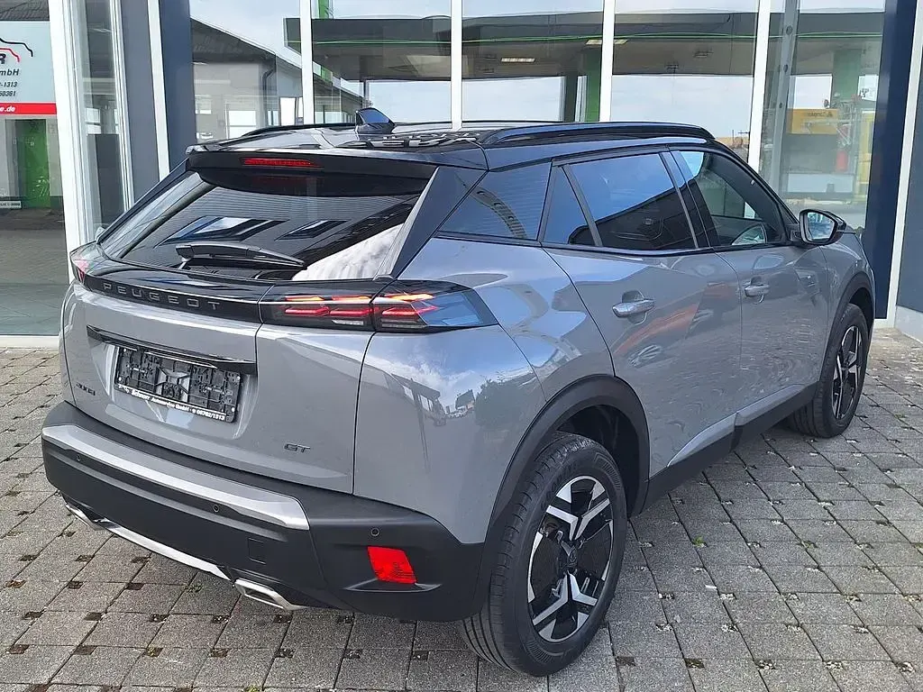 Gebraucht Peugeot 2008 GT 131 PS (96 kW) 2024 Grau SUV
