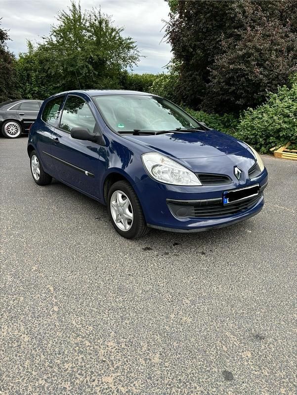 Blau Gebraucht 2007 Renault Clio II Kleinwagen | 1.700 € (Fairer Preis) - Bild 1/4