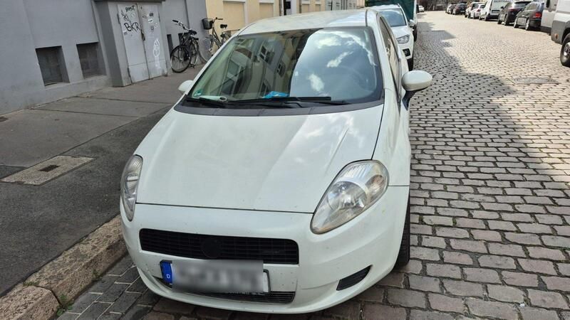 Weiß Gebraucht 2010 Fiat Punto Kleinwagen | 1.000 € (Guter Preis) - Bild 1/4