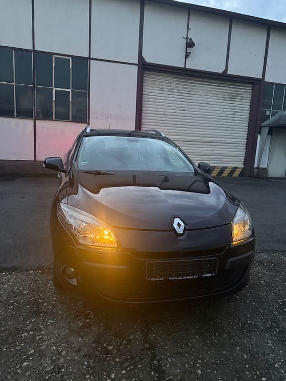 Gebraucht Renault Mégane III Dynamique 131 PS (96 kW) 2010 Blau Limousine