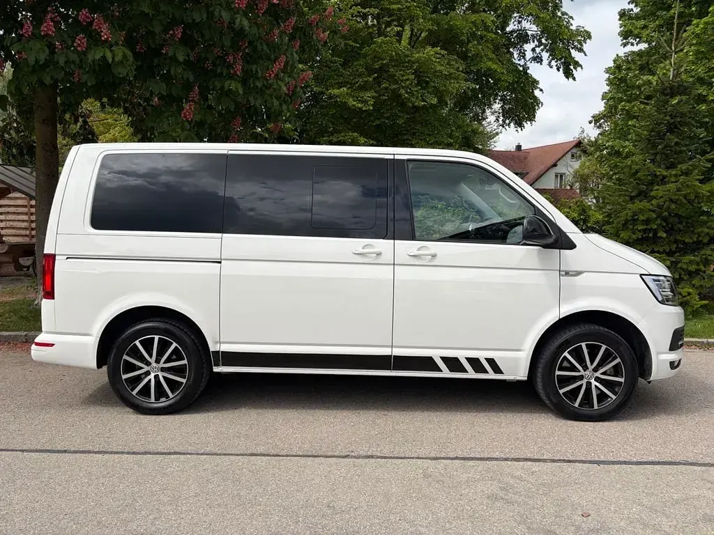 Gebraucht VW Multivan 204 PS (150 kW) 2018 Weiß Van / Kleinbus