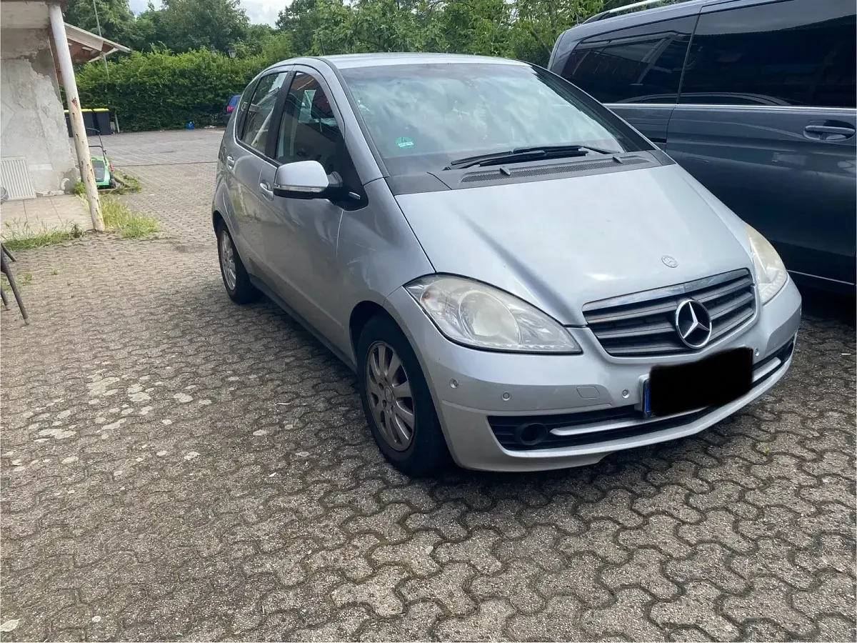 Gebraucht Mercedes A160 82 PS (60 kW) 2011 Grau Kleinwagen