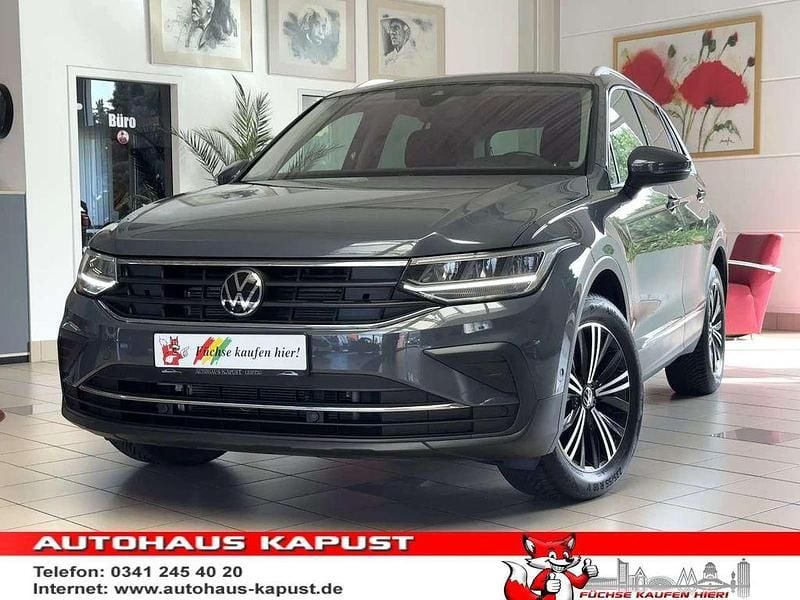 Grau Gebraucht 2022 VW Tiguan SUV | 26.490 € (Superpreis) - Bild 1/4
