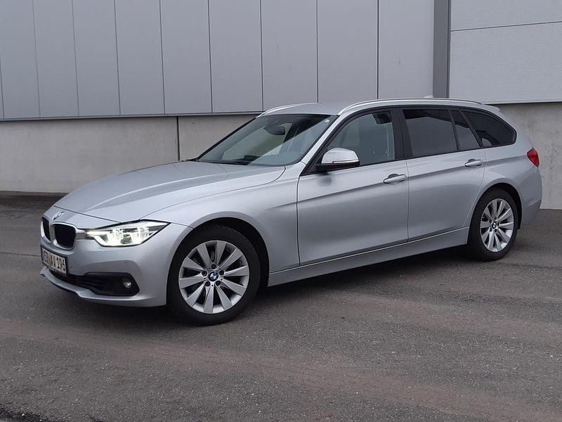 Gebraucht BMW 320 Advantage 184 PS (135 kW) 2018 Silber Kombi