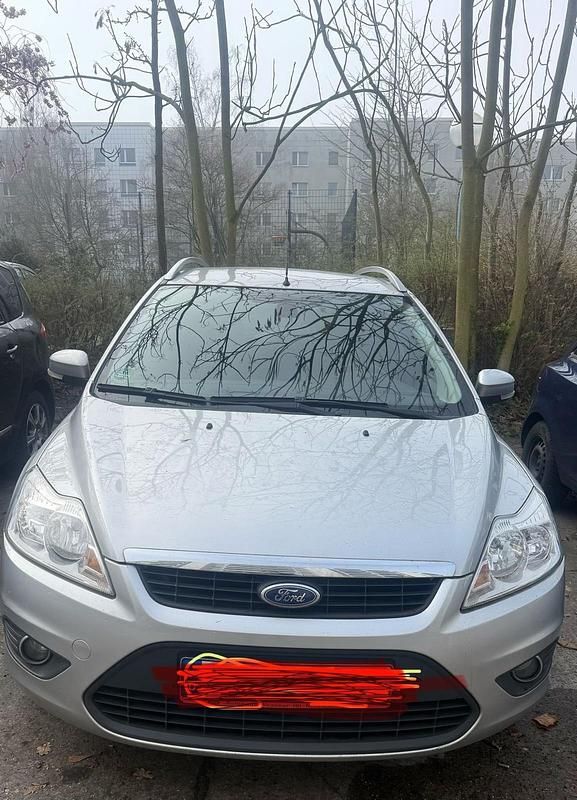 Gebraucht Ford Focus 105 PS (77 kW) 2009 Silber Kombi