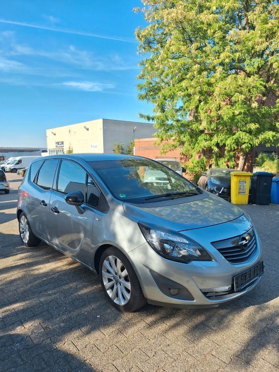 Silber Gebraucht 2012 Opel Meriva Innovation Van / Kleinbus | 6.499 € (Fairer Preis) - Bild 1/4