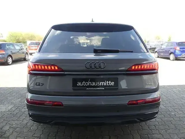 Second-hand Audi Q7 Basis 286 CP (210 kW) 2020 Gri SUV